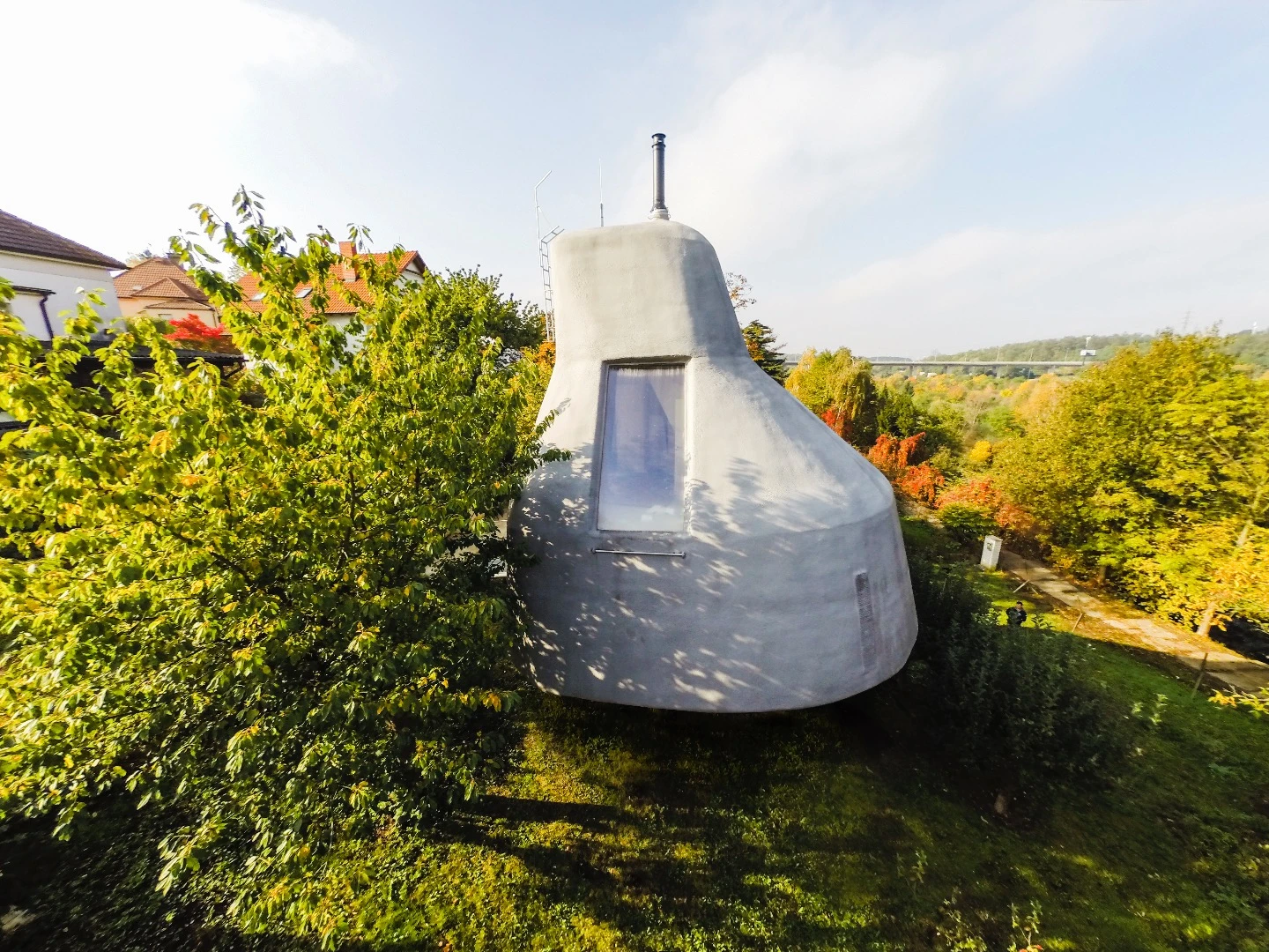 The House in the Orchard has a total floorspace of 80 sq m (861 sq ft), spread over three floors