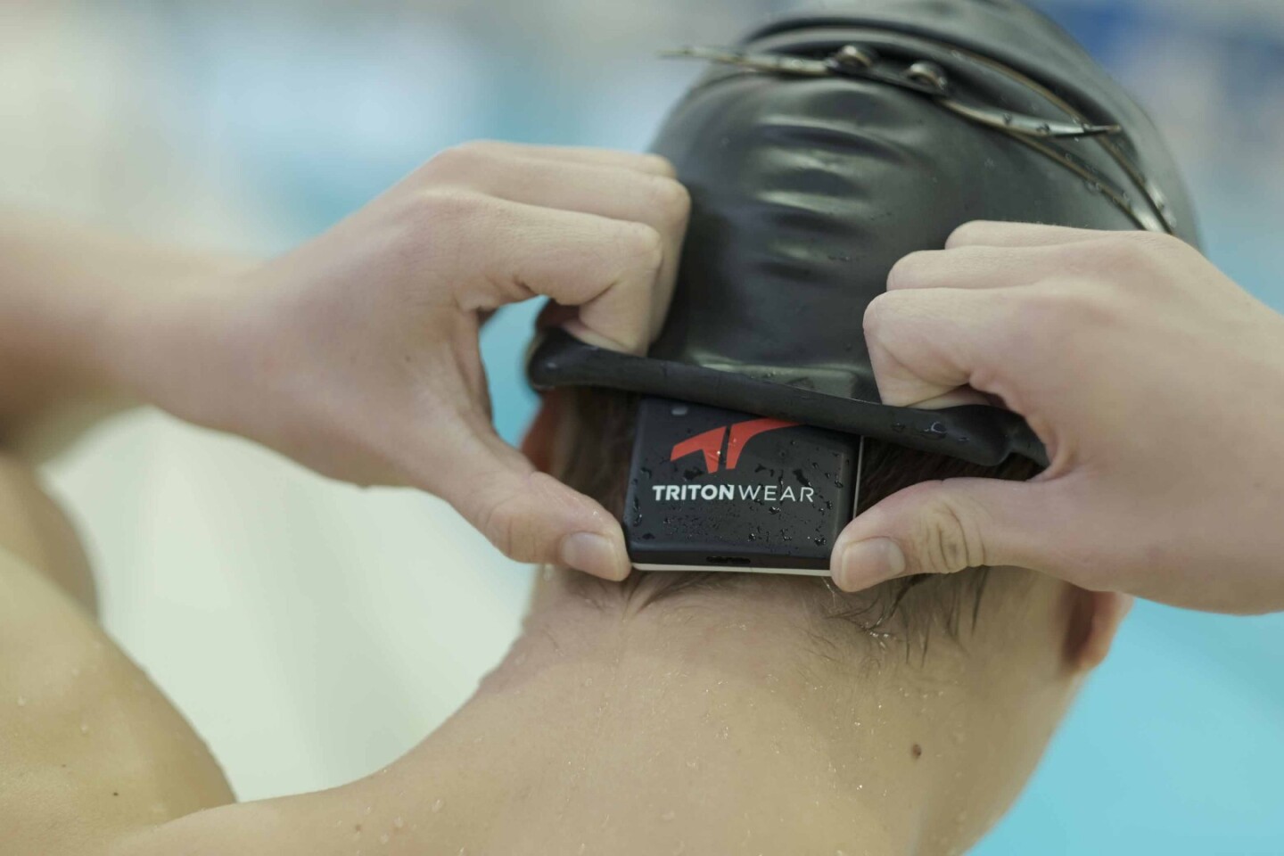 Swim wearable uses AI to track and improve performance