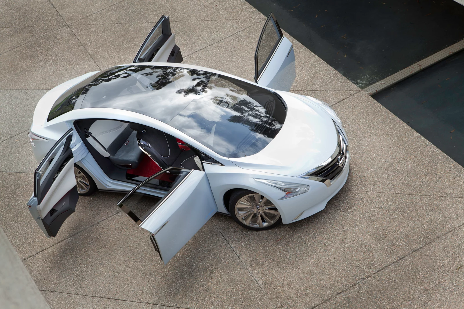 Nissan Ellure Concept