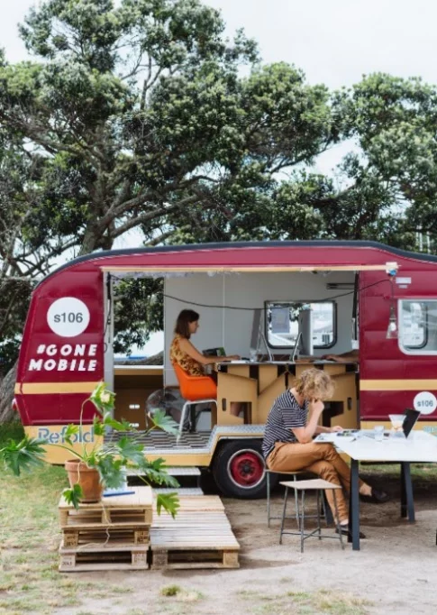 New Zealand architectural firm Studio106 has recently converted a retro caravan into a mobile office space