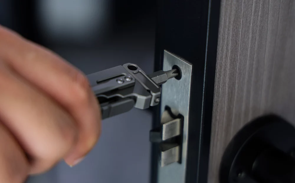 The fixed-position quarter-inch bit driver