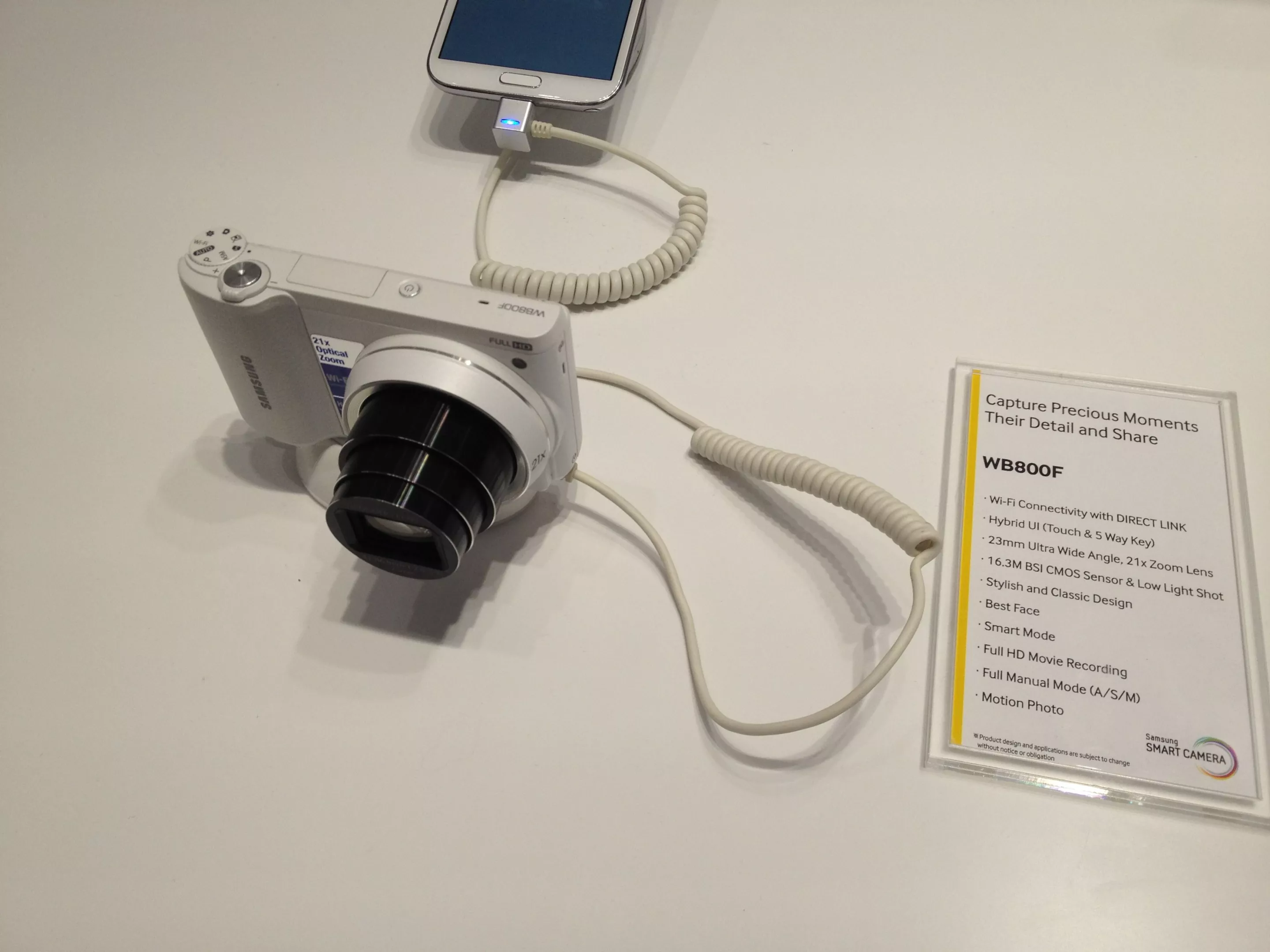 The WB800F connected to a smartphone