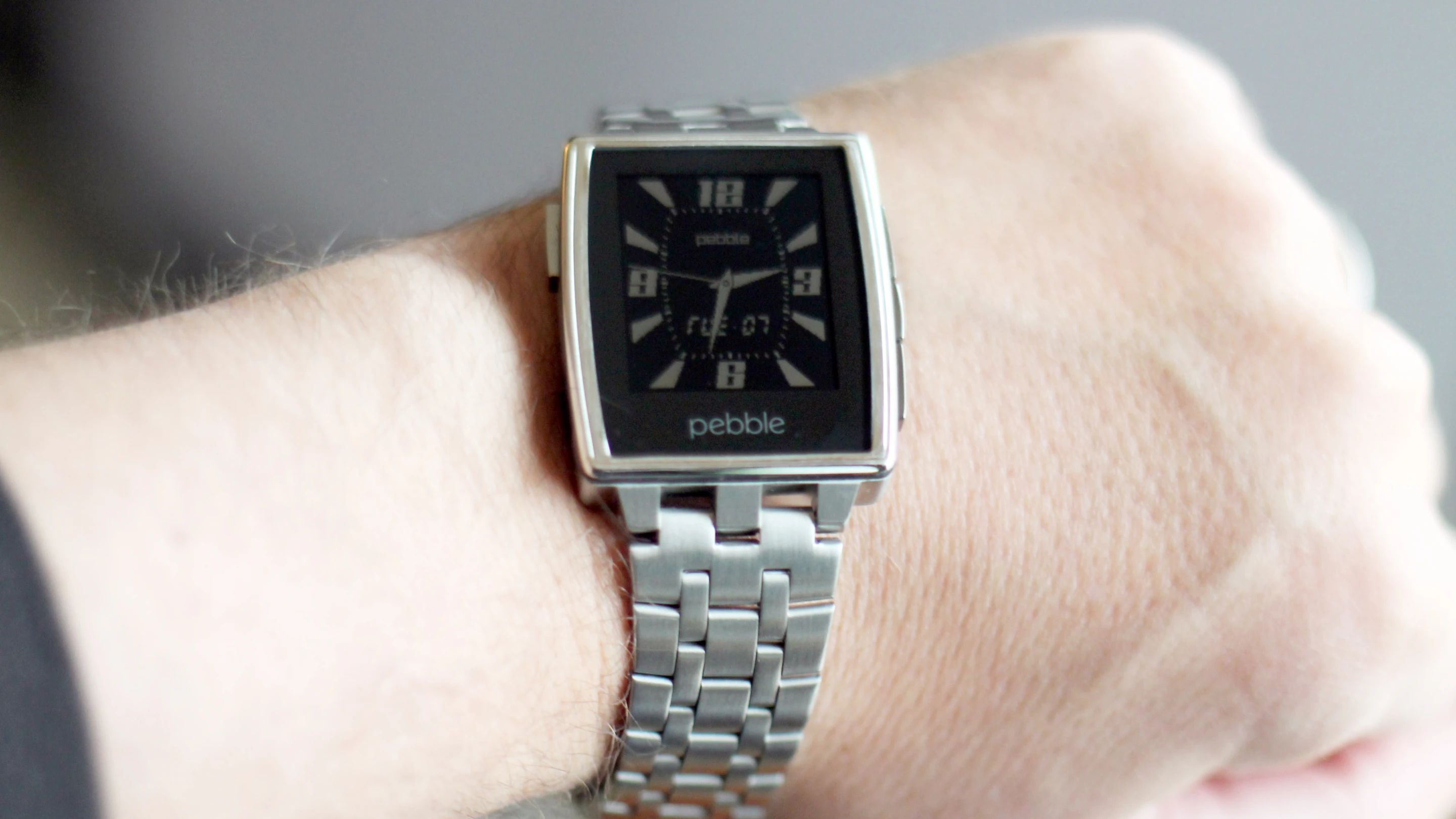 The Brushed Stainless variant of Pebble Steel