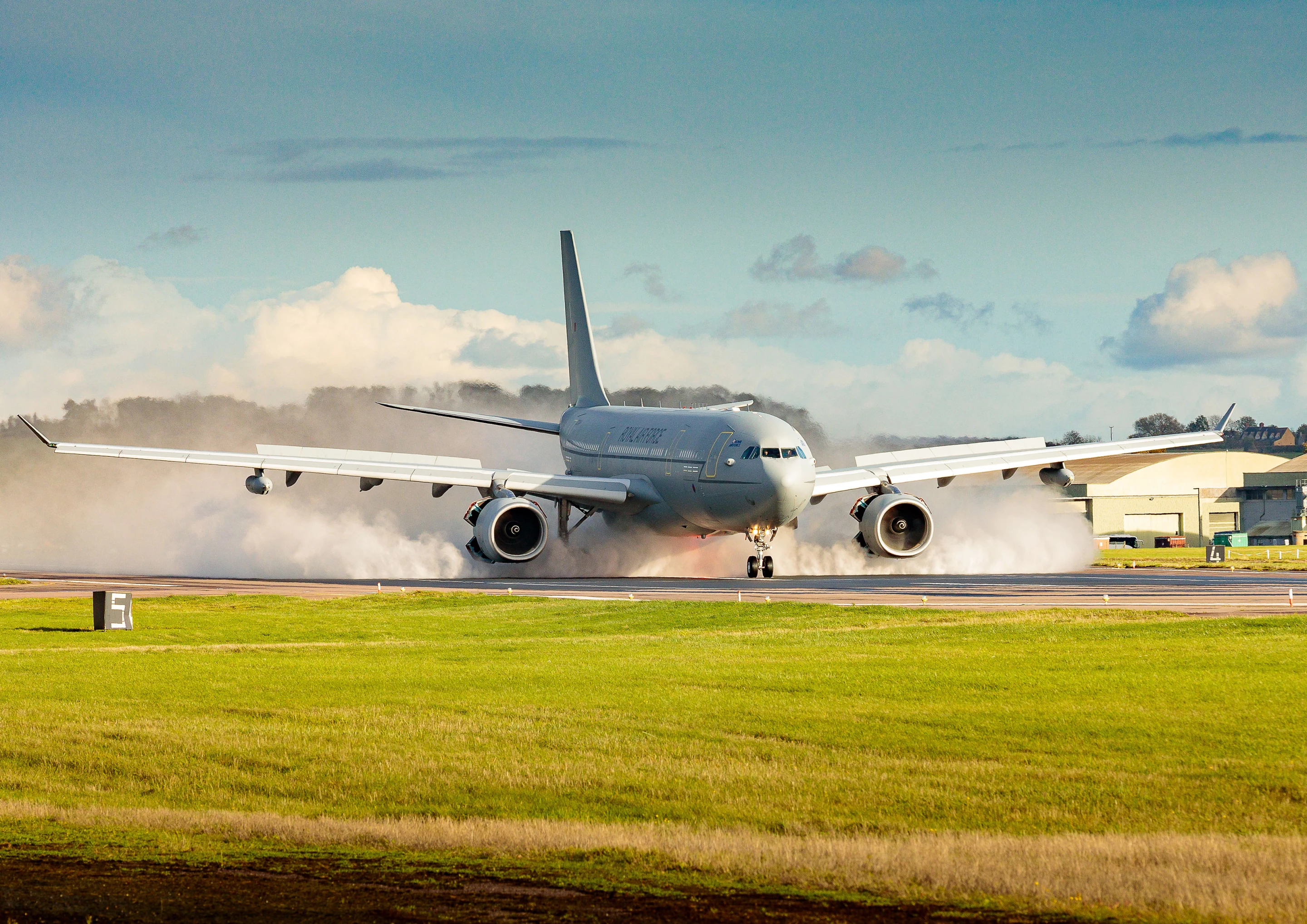 The Voyager touching down