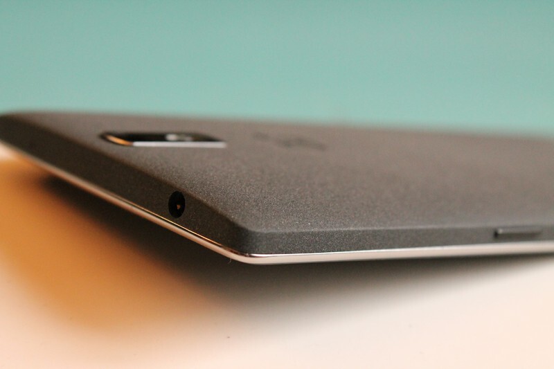 Metal sides (Credit: Eric Mack/Gizmag.com)