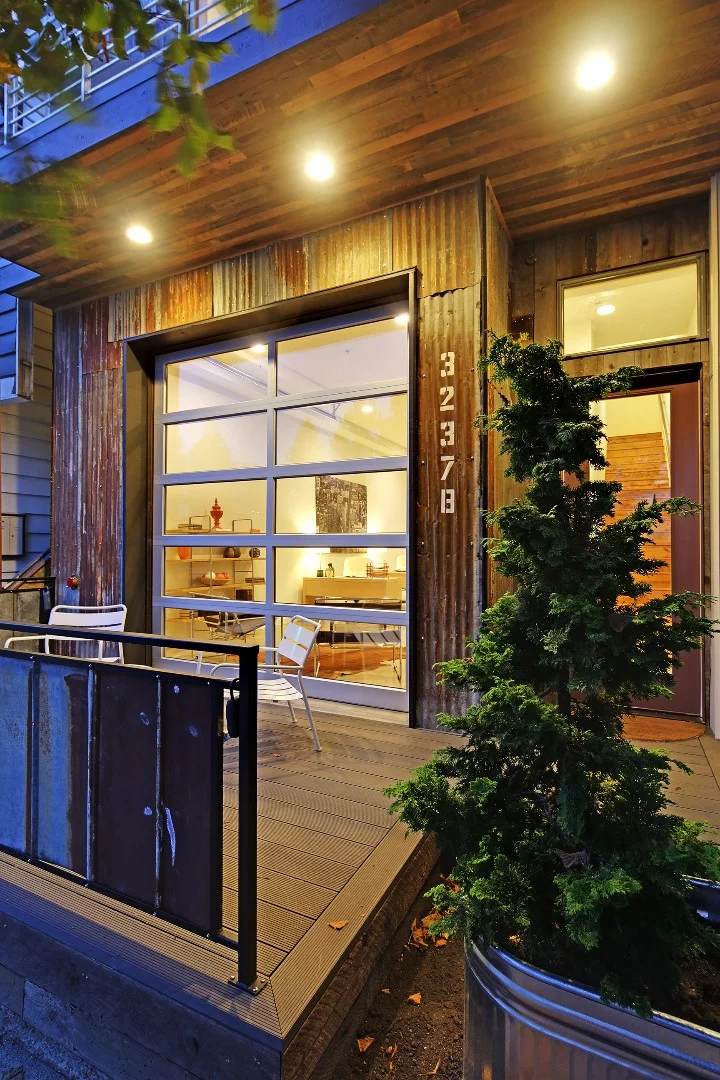 The location is pedestrian-friendly and close to parks, shopping and dining destinations, meaning it is accessible for visitors