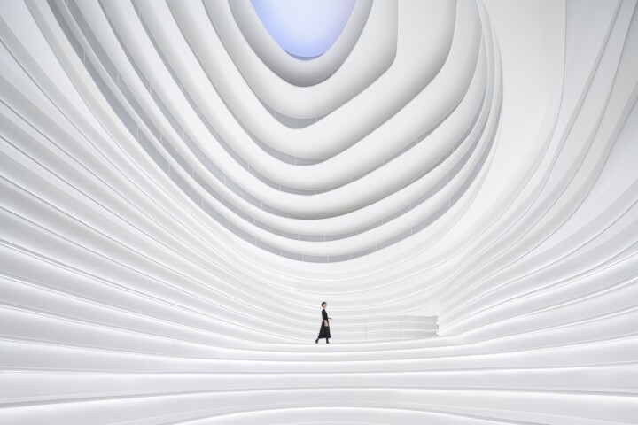 The Golong Wormhole was designed by Pinesarch and serves as an experimental space for events and exhibitions at the Golong Holdings headquarter building in Hangzhou, China. The project is a winner in the Exhibition category of the 2022 Architecture MasterPrize