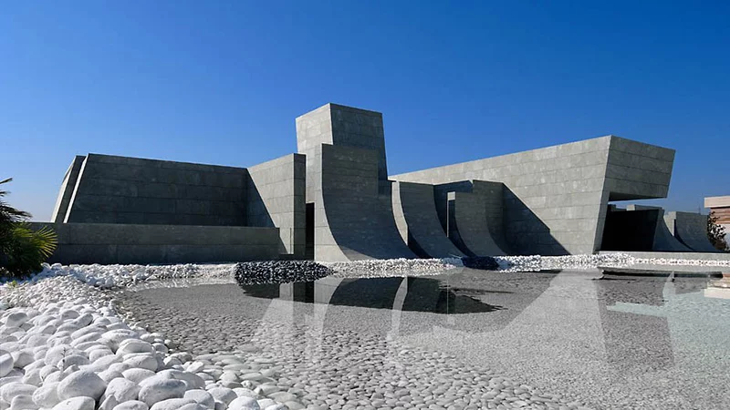 "1001 Nights" private dwelling by architects A-Cero