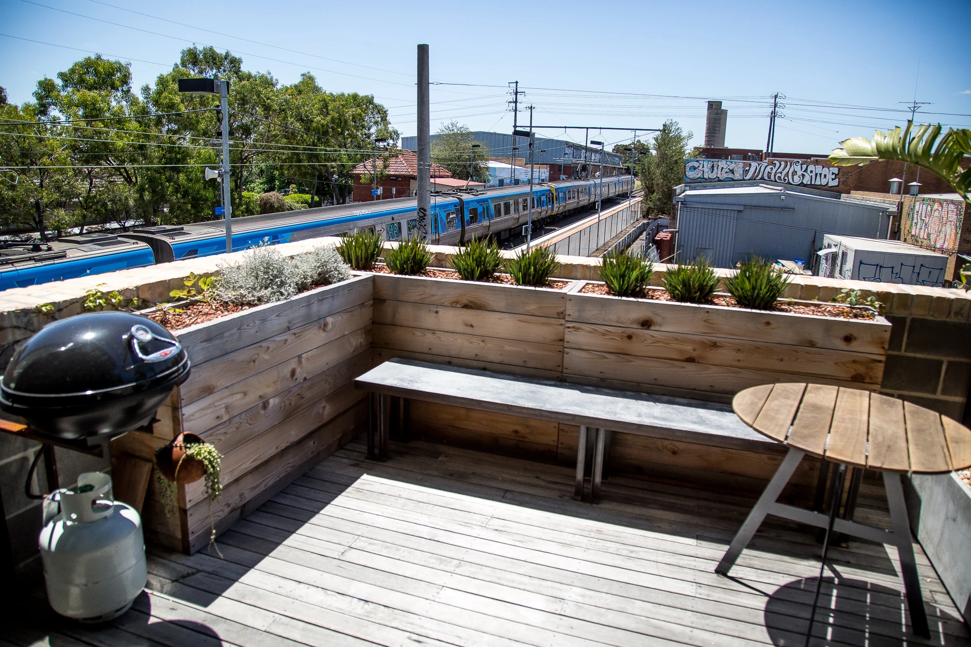 Residents enjoy a ten-step wander to bike path connected to the city's network, 20 steps to the train platform and a block to trams bound for the city center (Photo: Nick Lavars/Gizmag.com)