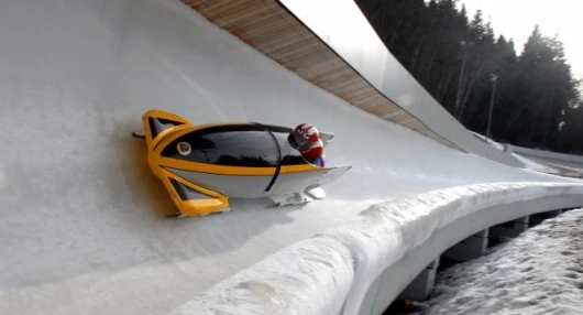 The RAF approached Lotus with the challenge to repair one of its competition sleds. The new and improved sled reached speeds of 135km/h, and finished third at the 2008 Inter-Services Ice Championships.