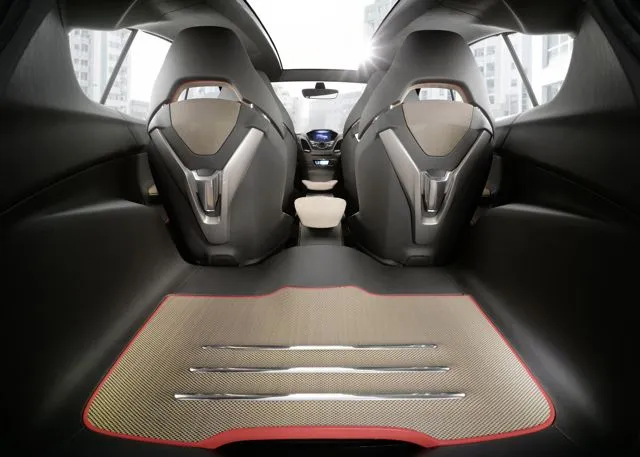 This Monday at the Detroit Auto Show 2011, Ford introduced the public to its Vertrek compact SUV concept