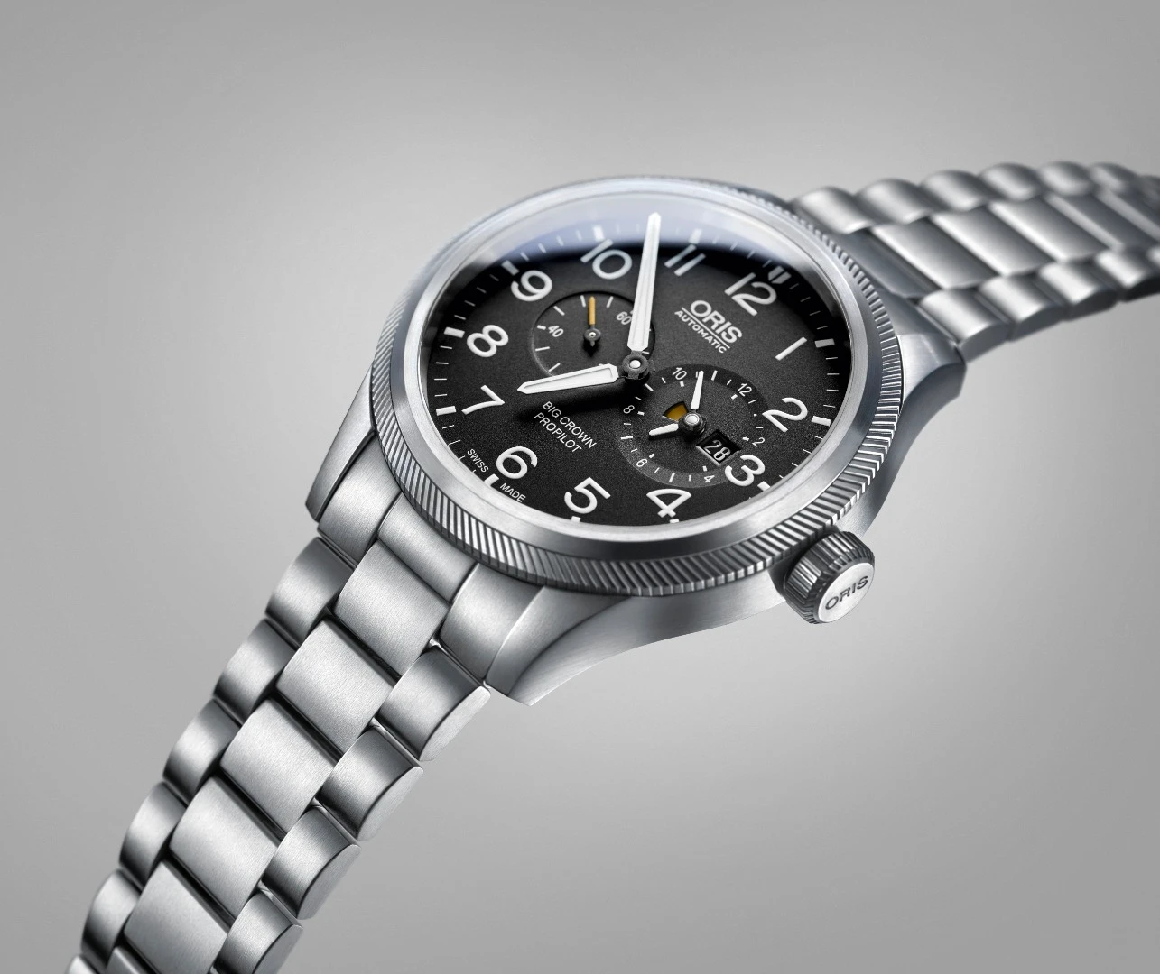 The Oris Big Crown ProPilot dispenses with pushers