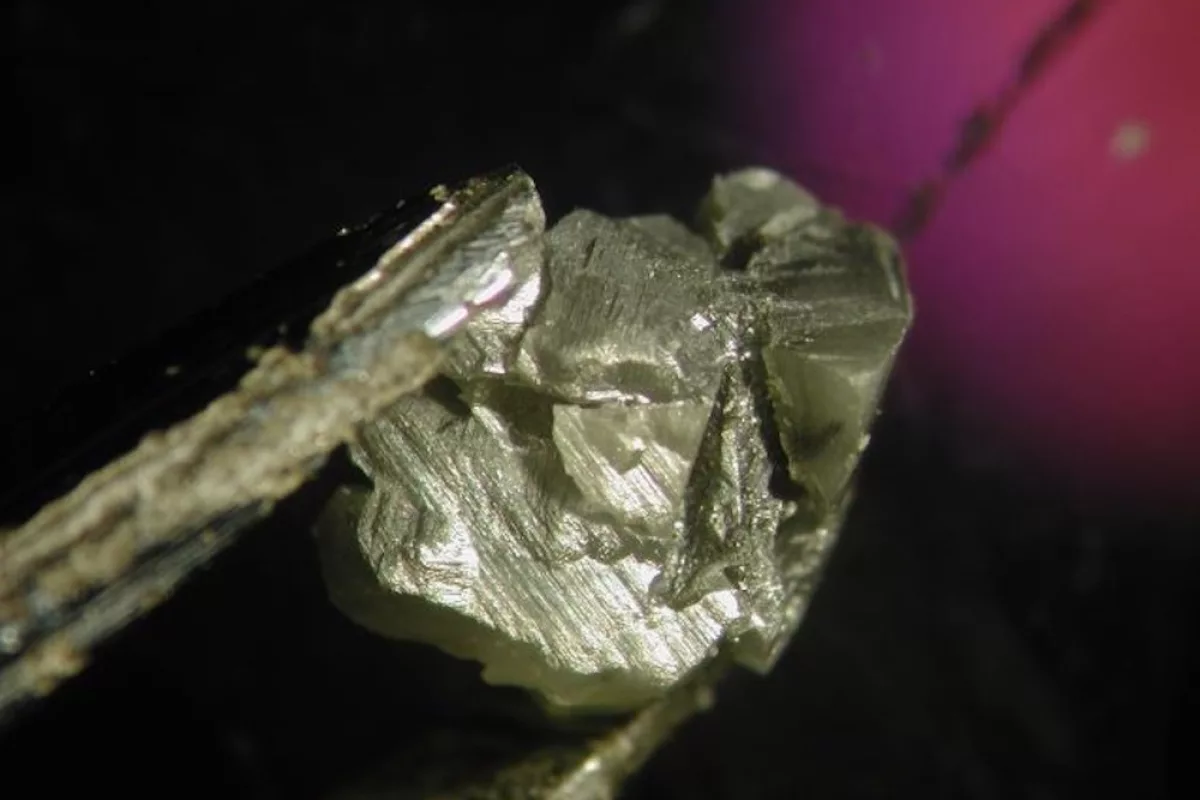 Fluid impurities in diamonds have allowed scientists to date the stones more accurately