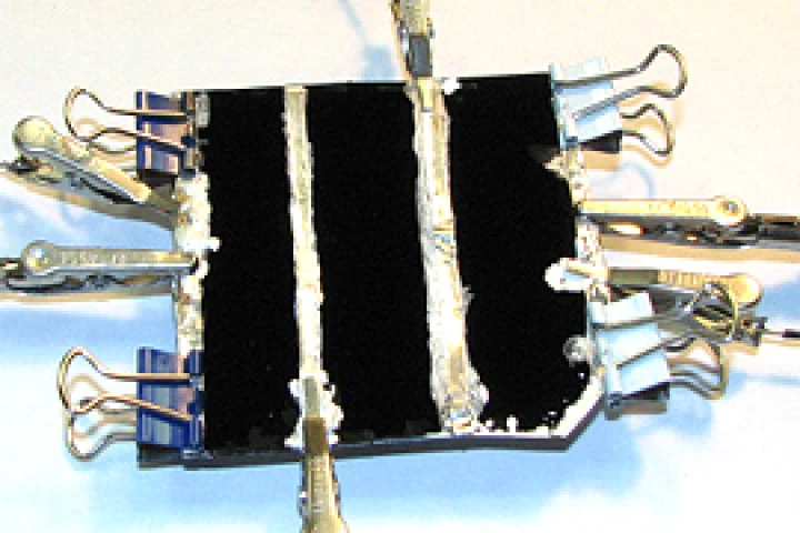 Striking tones can be generated by vertical arrays of nanotubes, called forests (Photo: UT Dallas)