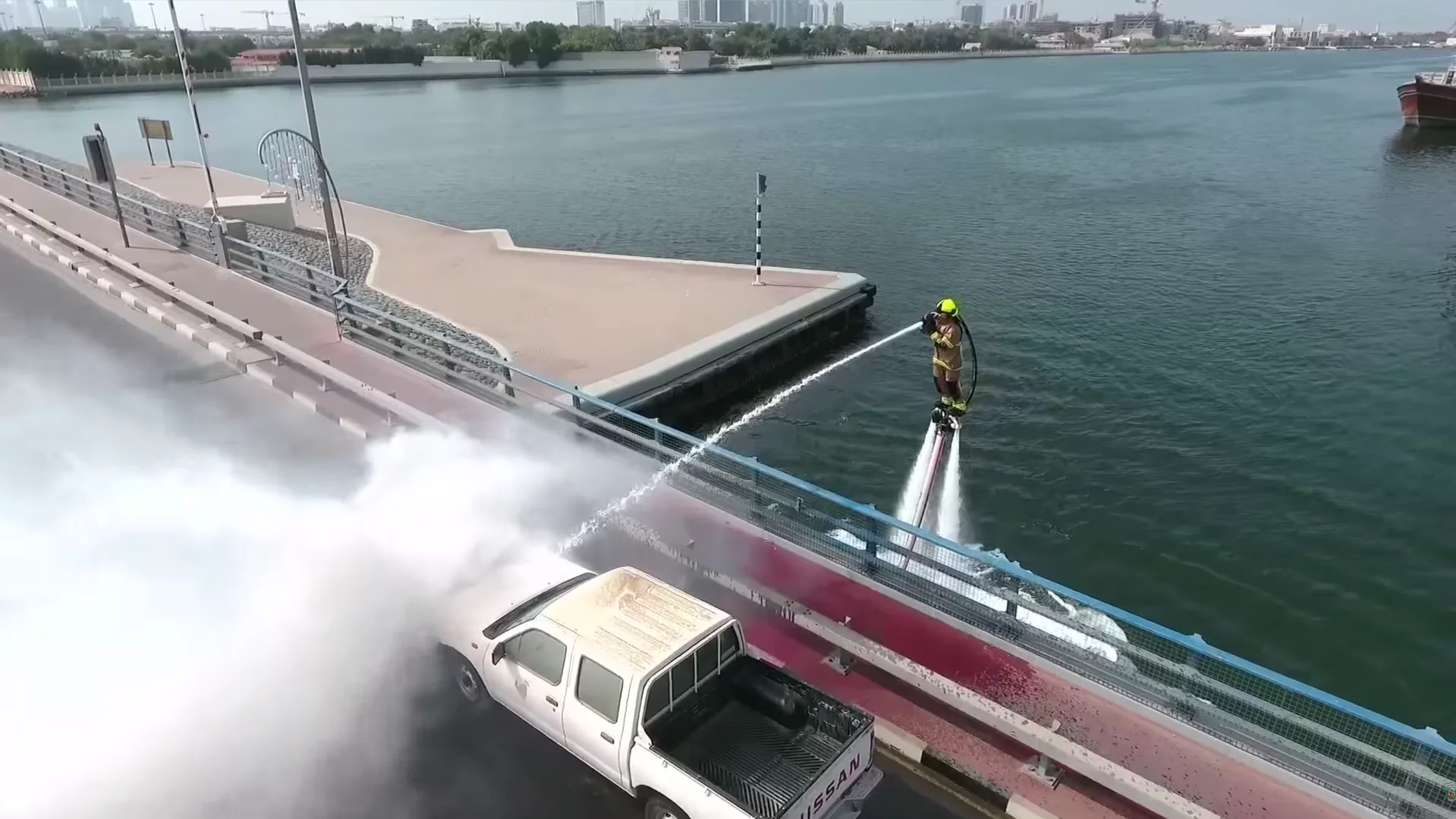 The water jet offers an unlimited source of firefighting water