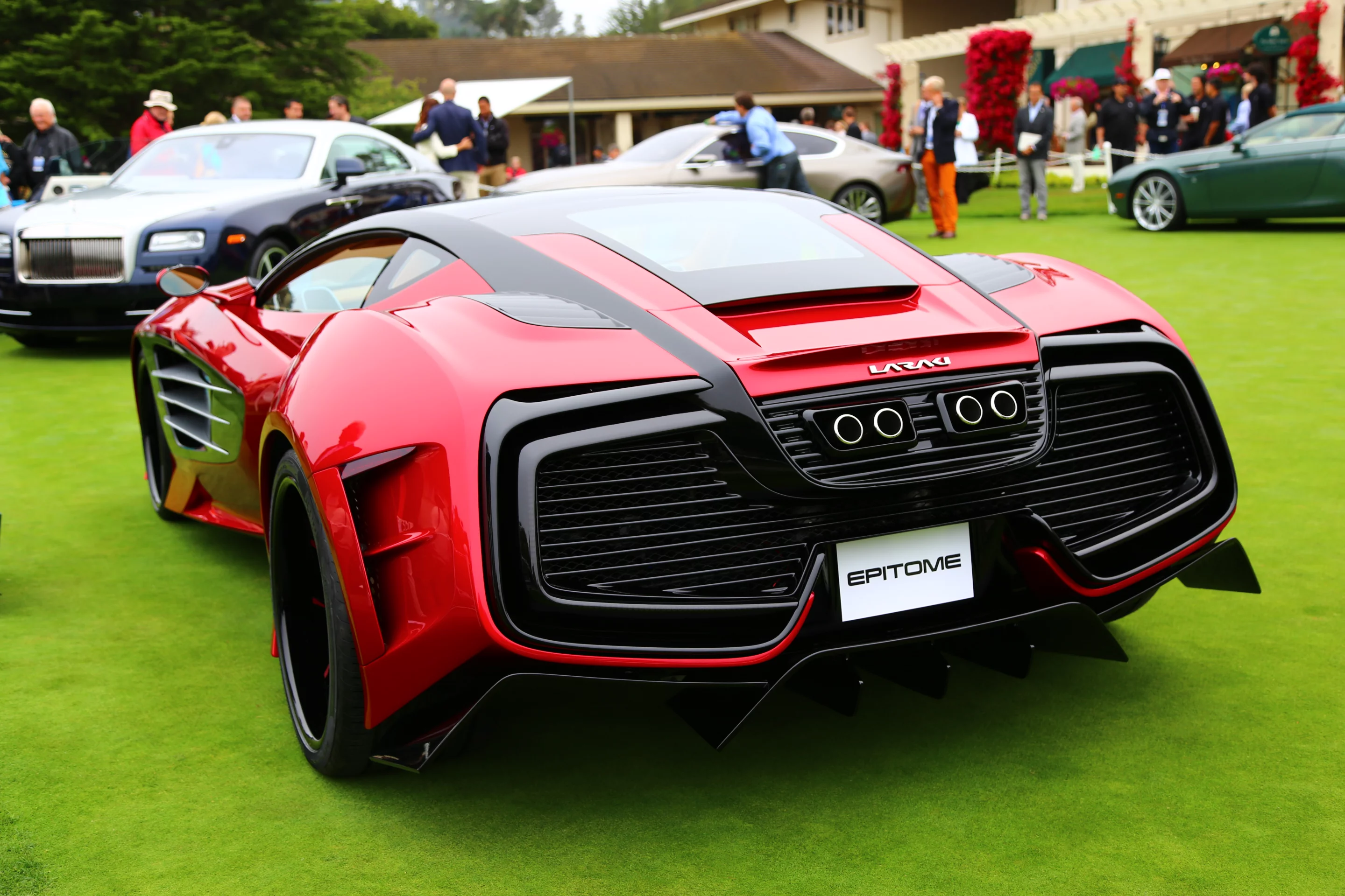 Laraki Epitome Concept is muscular, over-styled and slightly garish, but makes one heck of an impression on the putting green (Photo: Angus MacKenzie/Gizmag.com)
