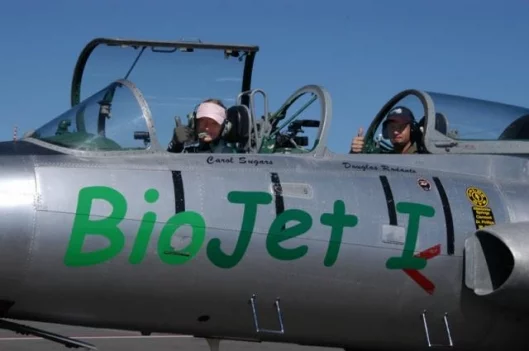 Carol Sugars and Douglas Rodante in Bio Jet 1