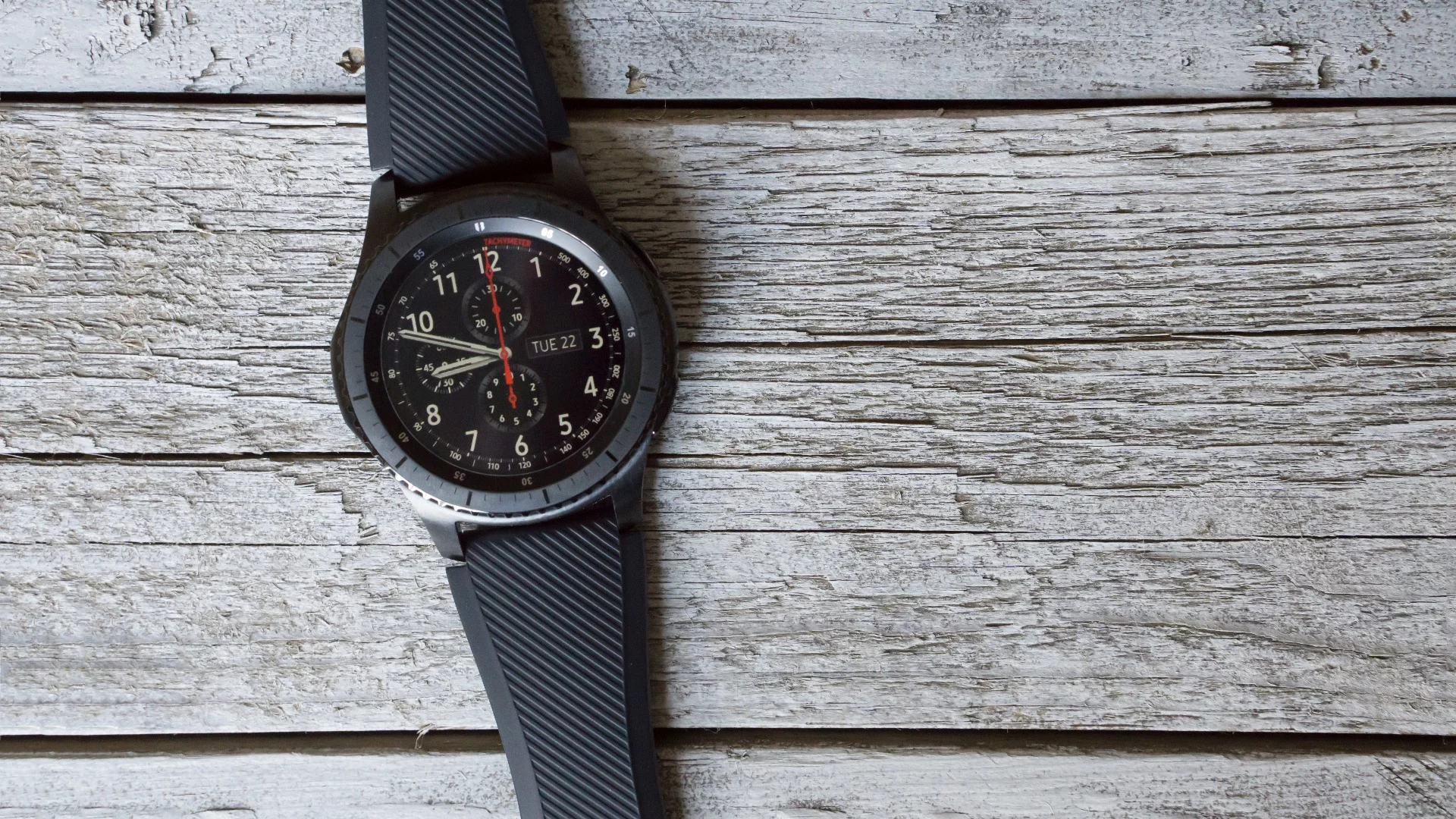 New Atlas reviews the Samsung Gear S3, a very solid smartwatch that doesn't improve in many ways over its predecessor