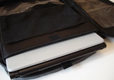 Holds a laptop up 17 inches