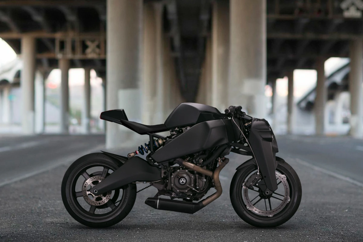 Custom bike builders love the perimeter brake because it screams innovation. This is a Ronin, a limited-edition 47-units-only custom built from the Buell 1125 platform, and featuring a perimeter brake.