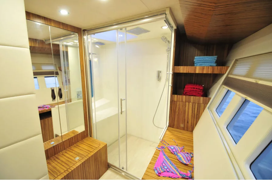 Owner suite bathroom on the Solarwave 64