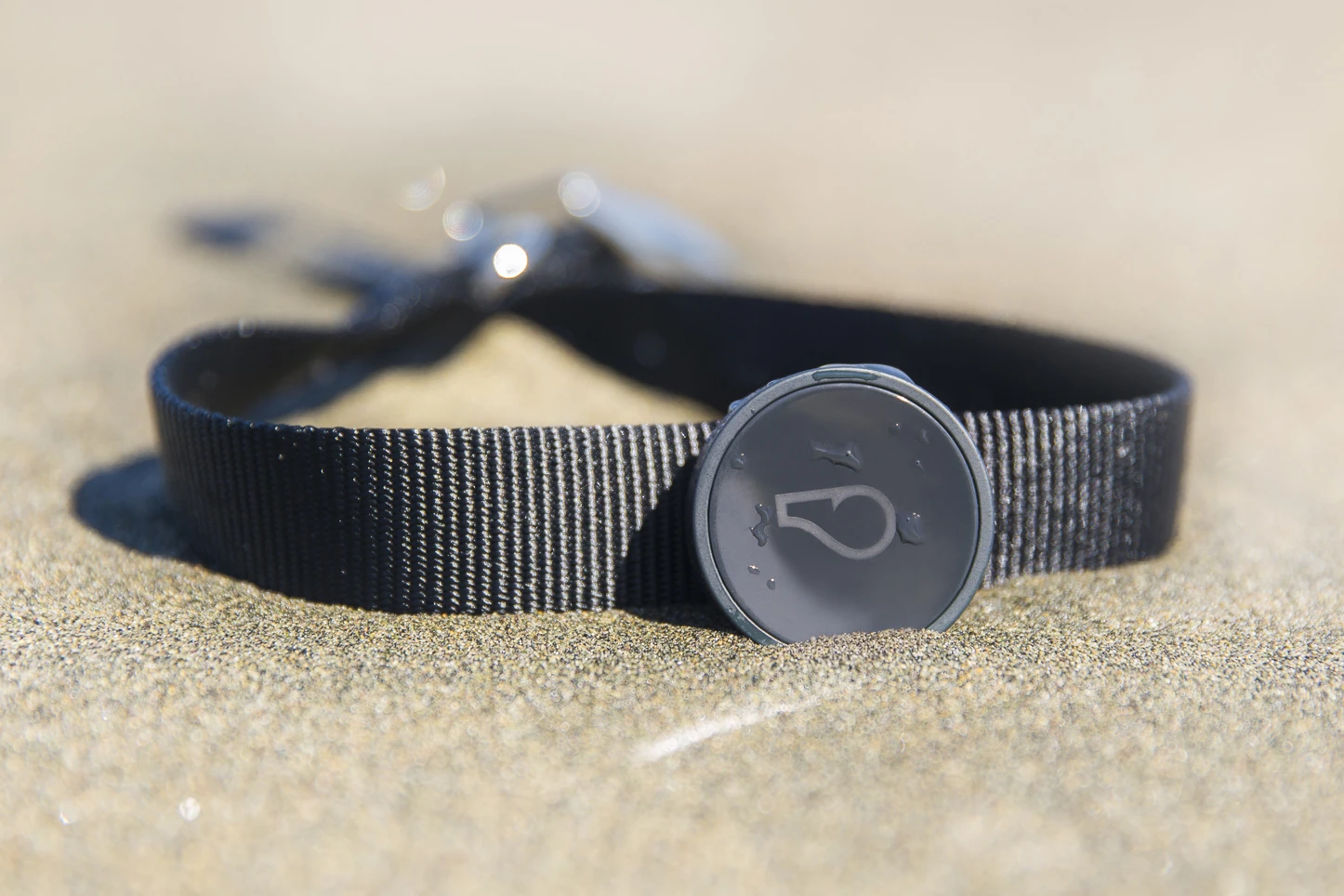 The WhistleGPS retains the same 38 mm diameter by 10 mm high form factor as its predecessor