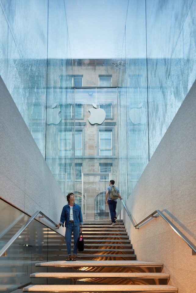 Apple’s new store in Milan is the handiwork of London architecture firm Foster + Partners