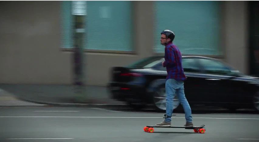 The street wheels will make for a smoother ride depending on the surface, while bumping the top speed up to around 23 mph (38 km/h) (Photo: Loz Blain/Gizmag.com)