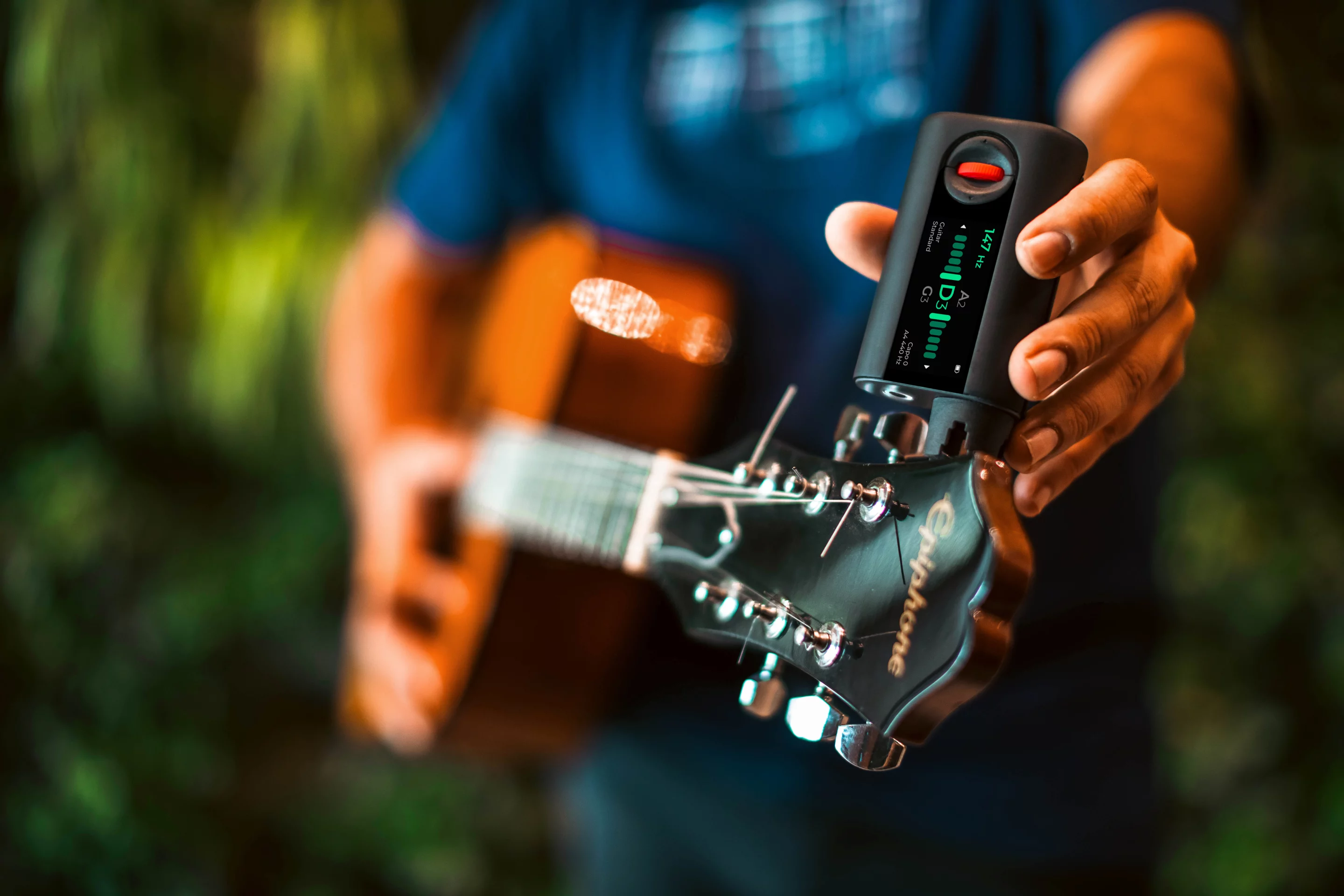 "With revamped algorithms and upgraded audio circuitry, Roadie 4 offers unmatched noise immunity and pinpoint tuning accuracy, whether you're tuning on stage, in a noisy rehearsal room, or at home"