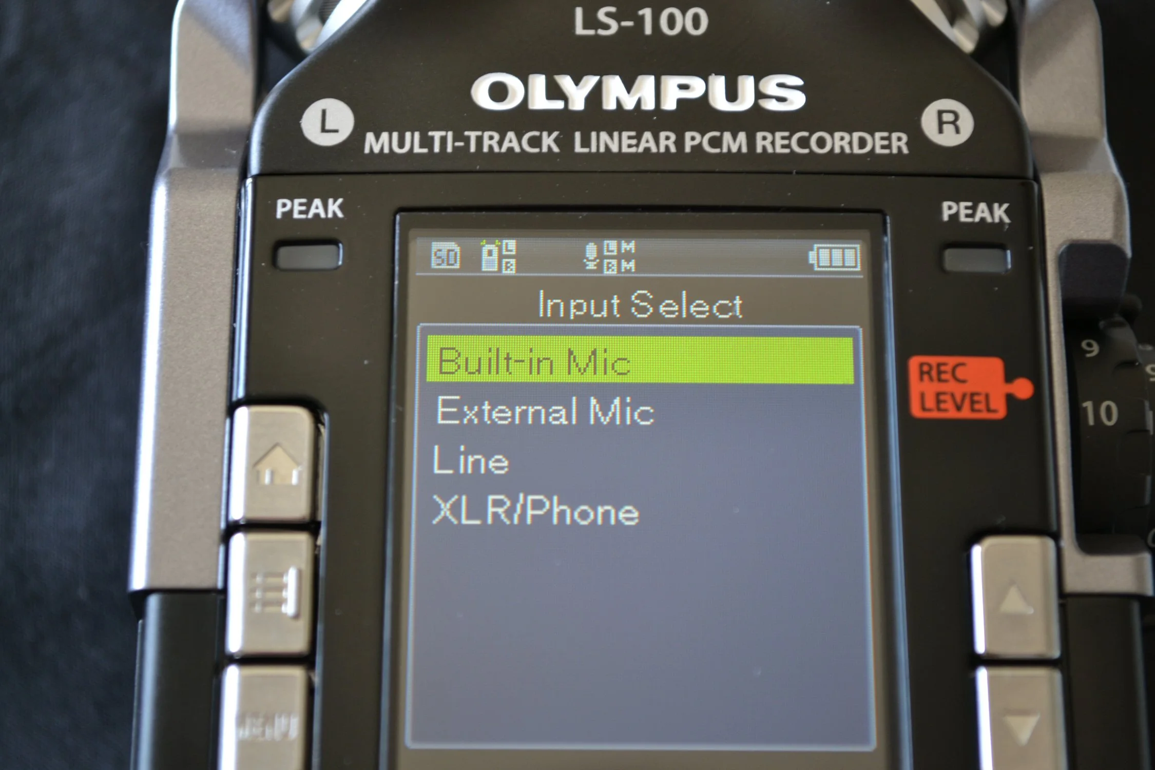 OLYMPUS LS-100 マルチトラックPCMレコーダー 010102096 【公式通販】