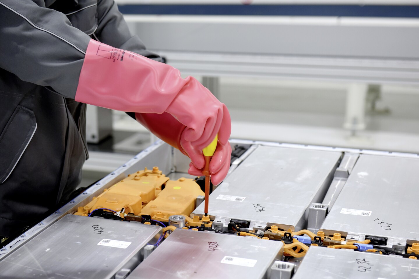 Workers at VW's recycling center will deep discharge batteries and dismantle them completely, with the individual components to be ground down into granules and dried