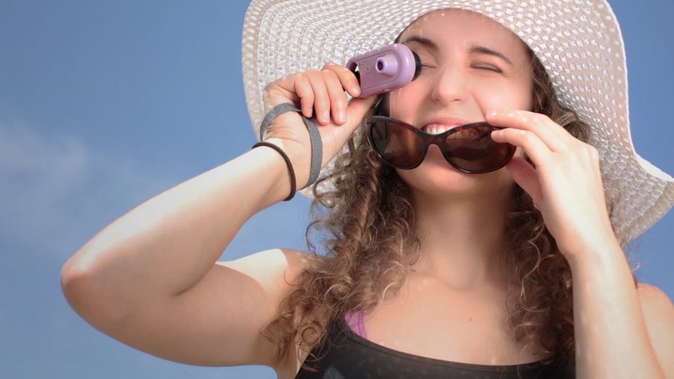 One USB charge of the Sunscreenr's integrated battery should reportedly be good for several days of use