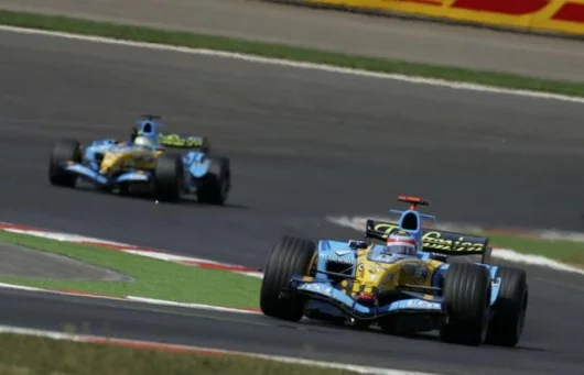 Alonso started strongly from third and crossed the line in this position at the end of lap one. He was able to overtake team-mate Giancarlo Fisichella on lap two, and then concentrated on completing a two-stop race. He was running in third behind the two