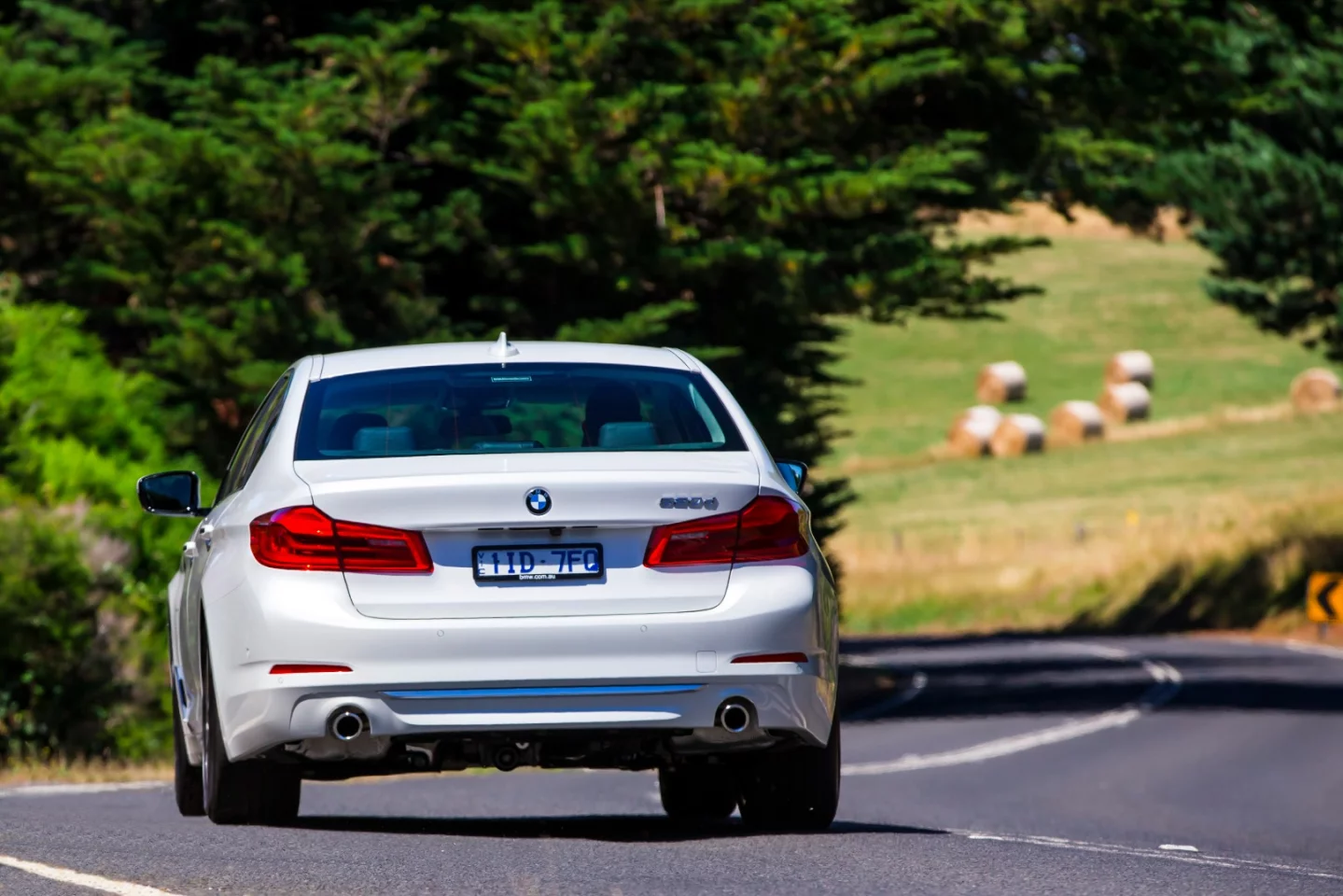 BMW 5 Series: The base model 520 d is powered by a 4-cylinder diesel producing 140 kW/400 Nm