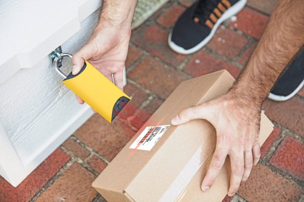 BoxLock Home has a built-in barcode scanner