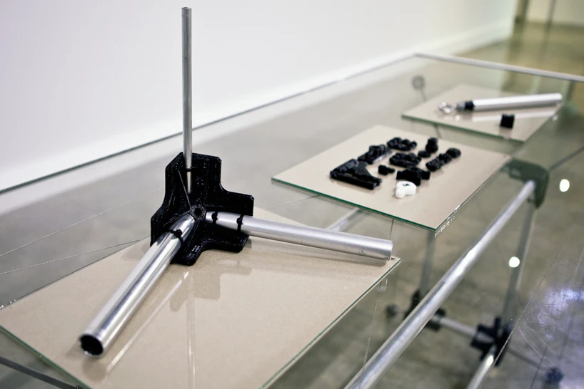 The TeMoStruder corner blocks hold the frame components in place, allowing varying dimensions to be accommodated