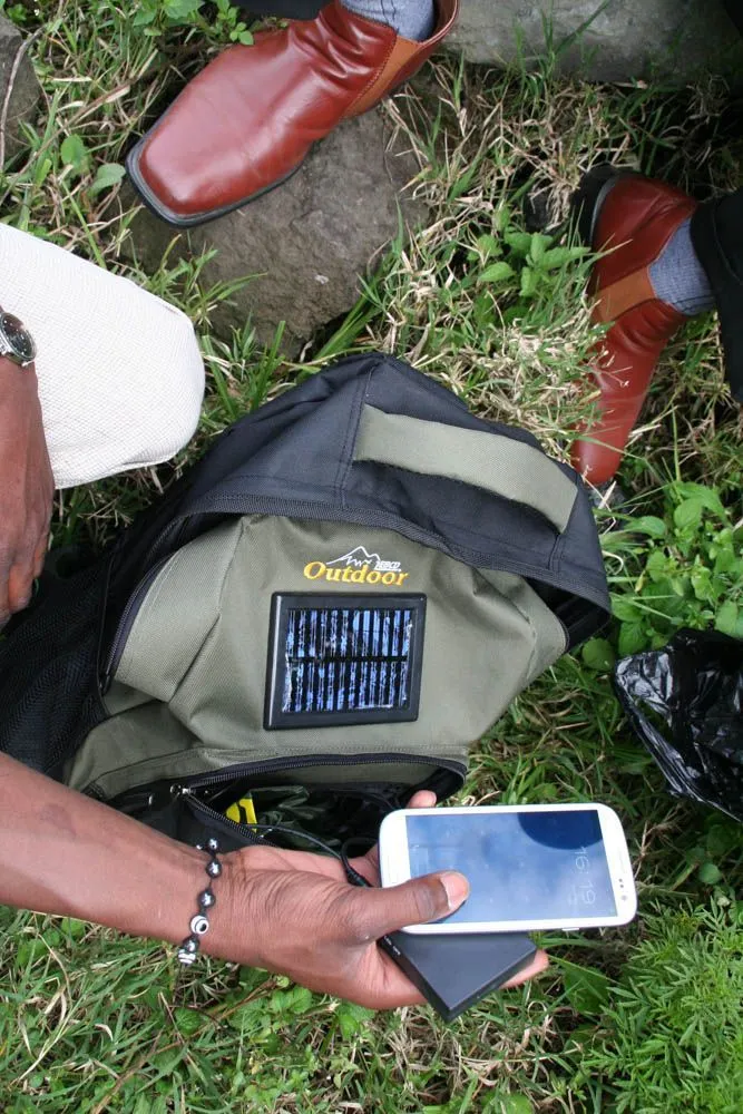 Peek-enabled smartphones could be charged with solar panels (Photo: Peek)