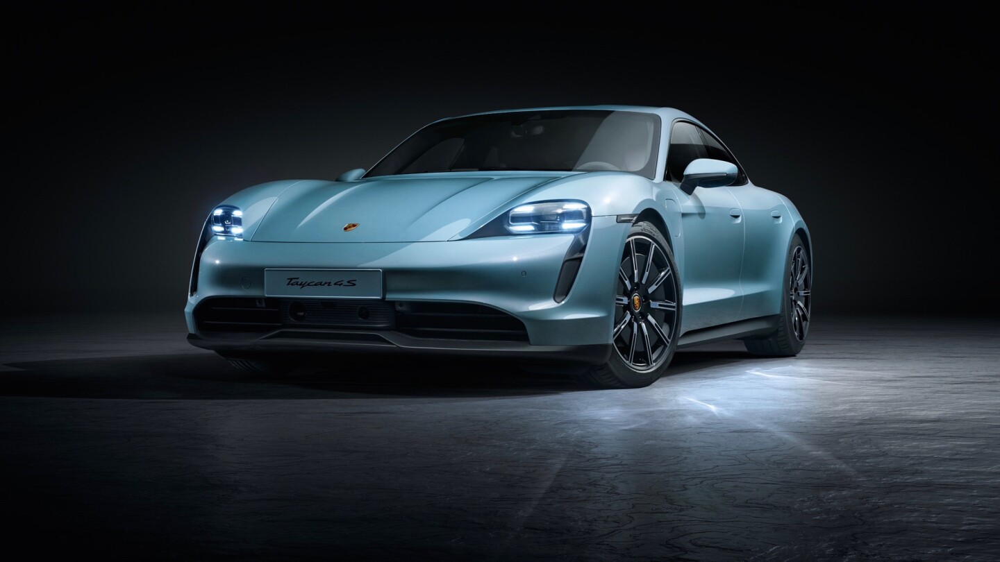 The Taycan 4S creates up to 390 kW (522 hp) of power, while the Performance Plus battery pack ups this to 420 kW (563 hp)