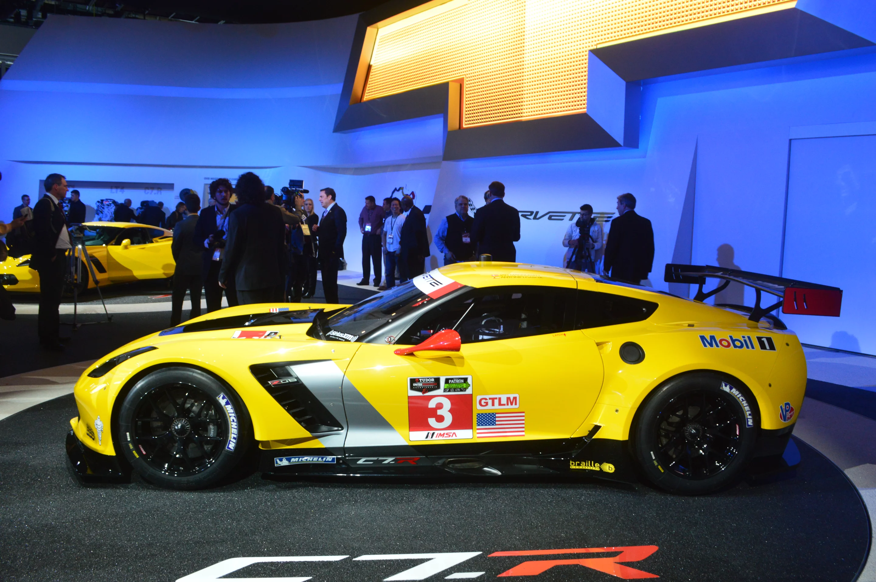 On the extreme track racing side, the Z07 package will get you bigger winglets on the front splitter and a see through option on the giant rear wing (Photo: CC Weiss/Gizmag.com)