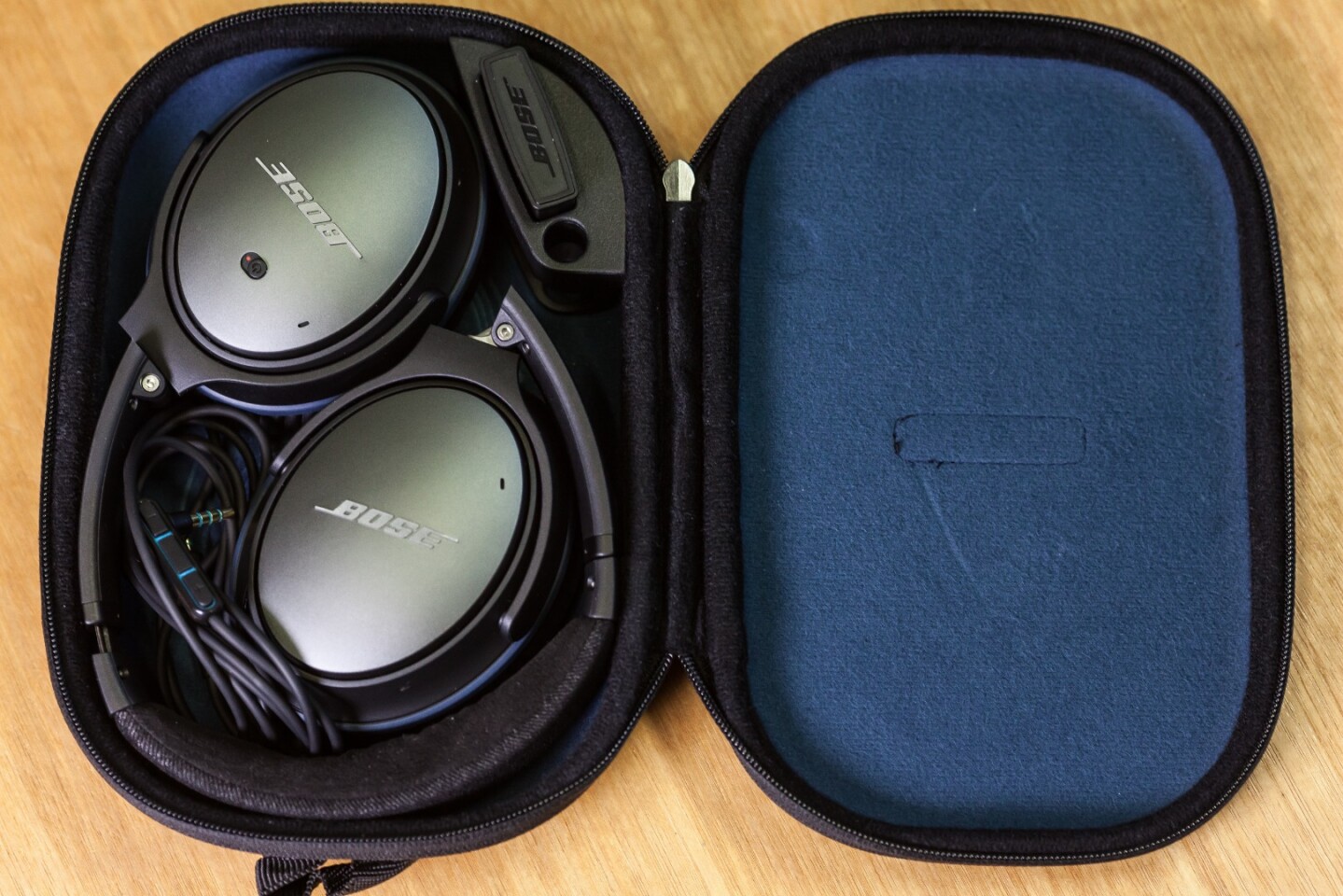 The QuietComfort 25s fold up to fit in a compact carrying case that measures 5.75 x 8.25 x 2 (14.6 x 21 x 5.1 cm)