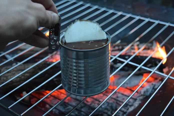 The EverRatchet multitool is available in stainless steel or titanium, weighing 20 g and 12 g (0.7 and 0.4 oz) respectively