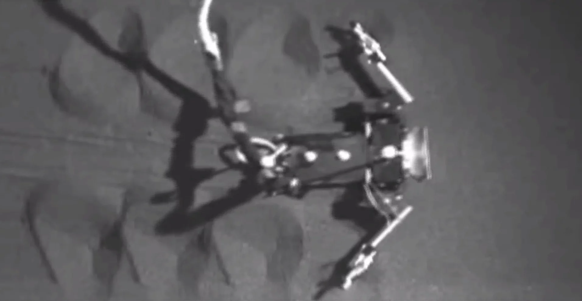 FlipperBot from above (Video still: Institute of Physics)