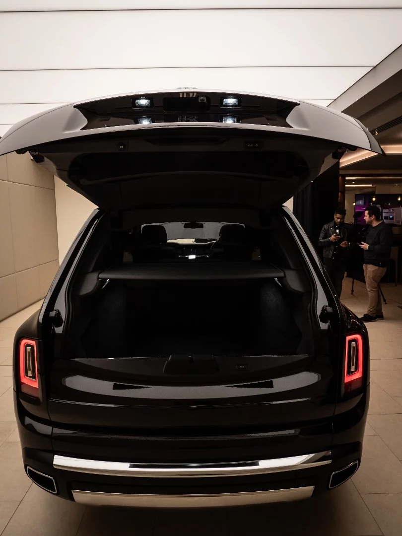 Rolls-Royce Cullinan: large trunk, here pictured devoid of recreation modules.