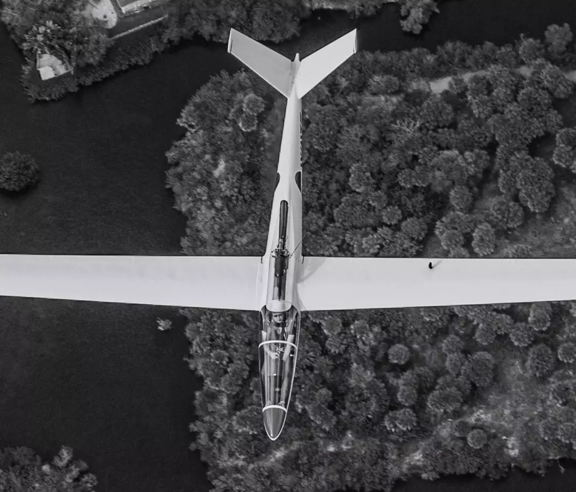 Wave Engine Corp demonstrated a prototype engine mounted atop a glider in 2020