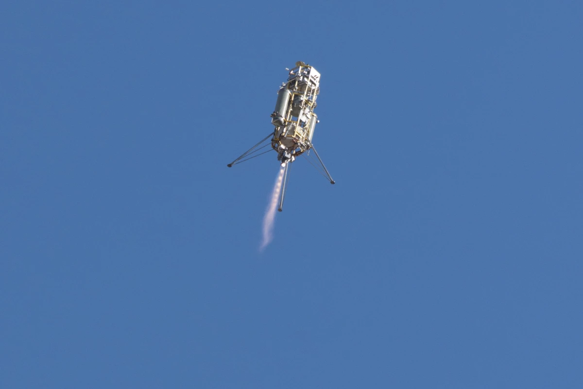 The ADAPT vehicle flew to an altitude of 1,066 ft before descending using LVS and G-FOLD landing technologies (Photo: NASA)