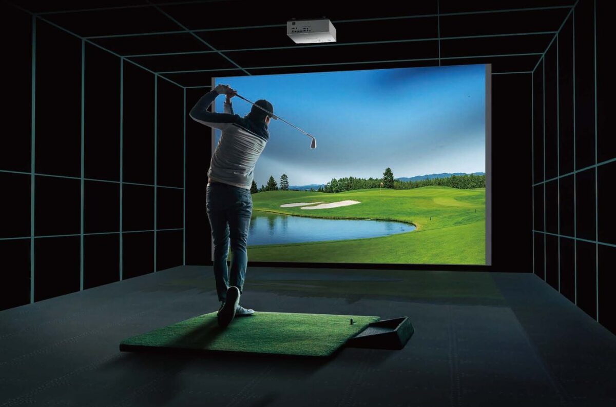 Panasonic's New Short-Throw Projectors are Designed to Deliver Sharp, Bright Visuals ?url=http%3A%2F%2Fnewatlas Brightspot.s3.amazonaws.com%2Fc2%2Fb8%2Fd947bbbf4c5b87b823987aad377b%2Fpt Vmz7st Series Media 3