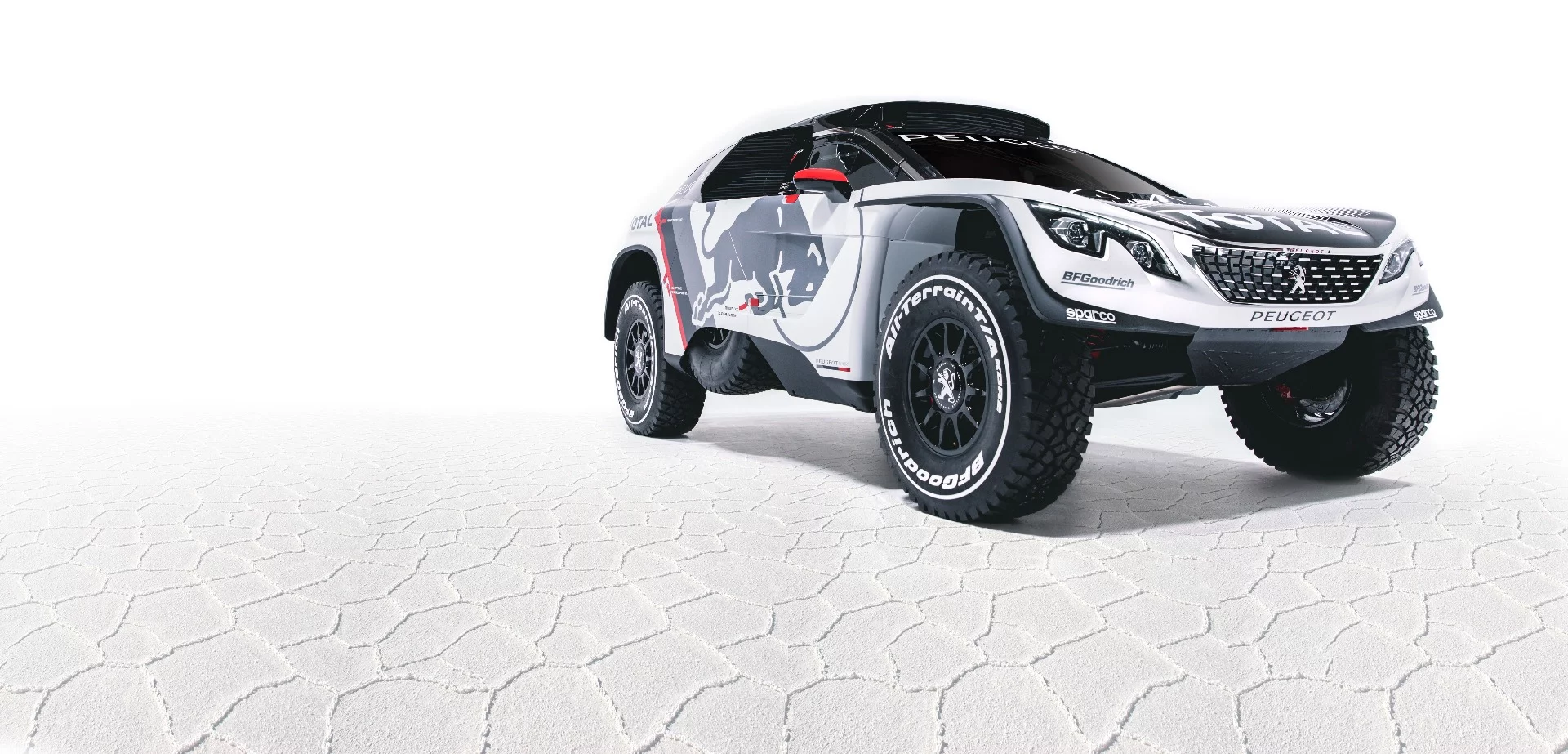 The 3008 DKR has its headlights aimed straight at Dakar 2017