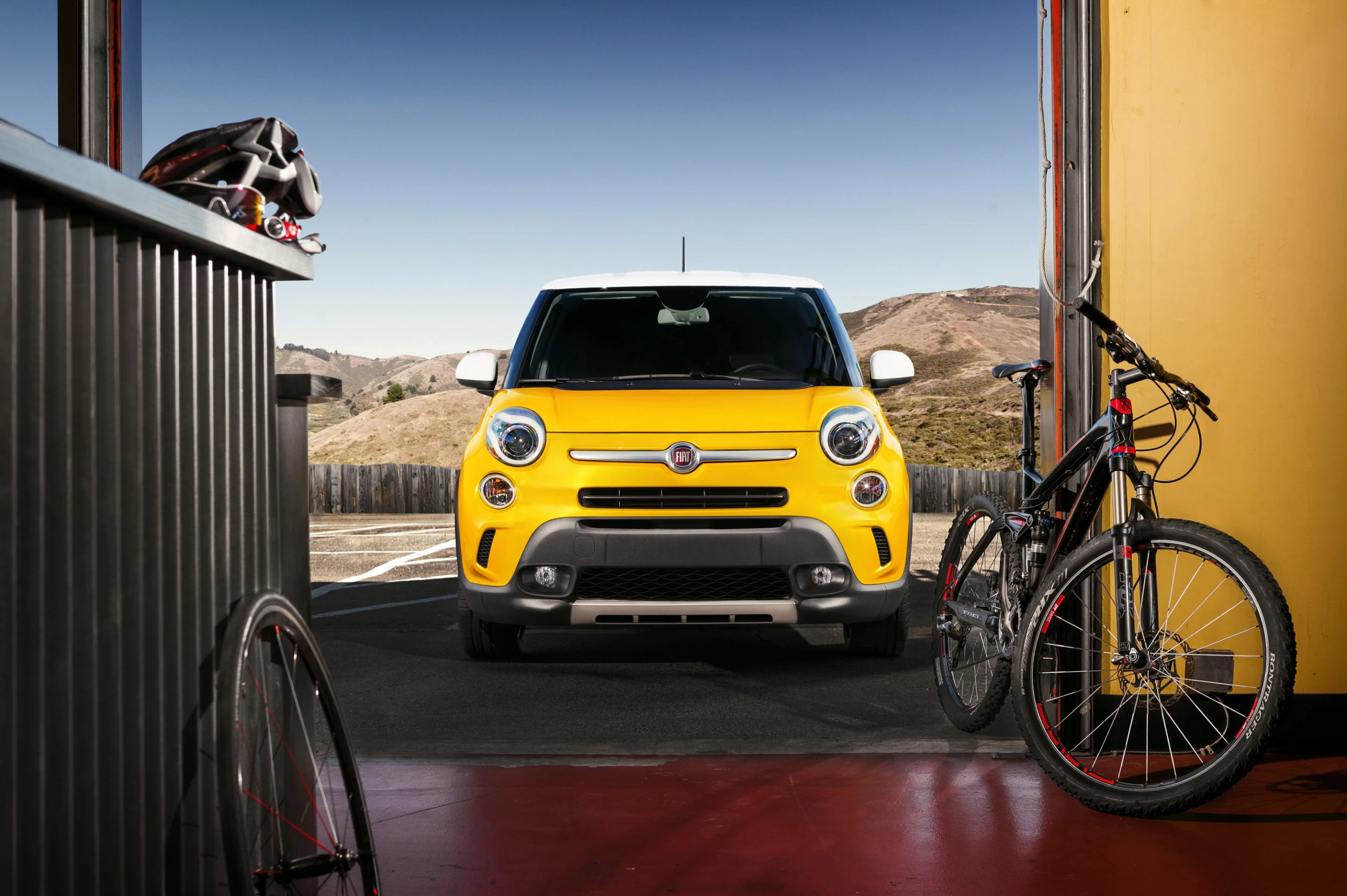 The front view of the 500L Trekking