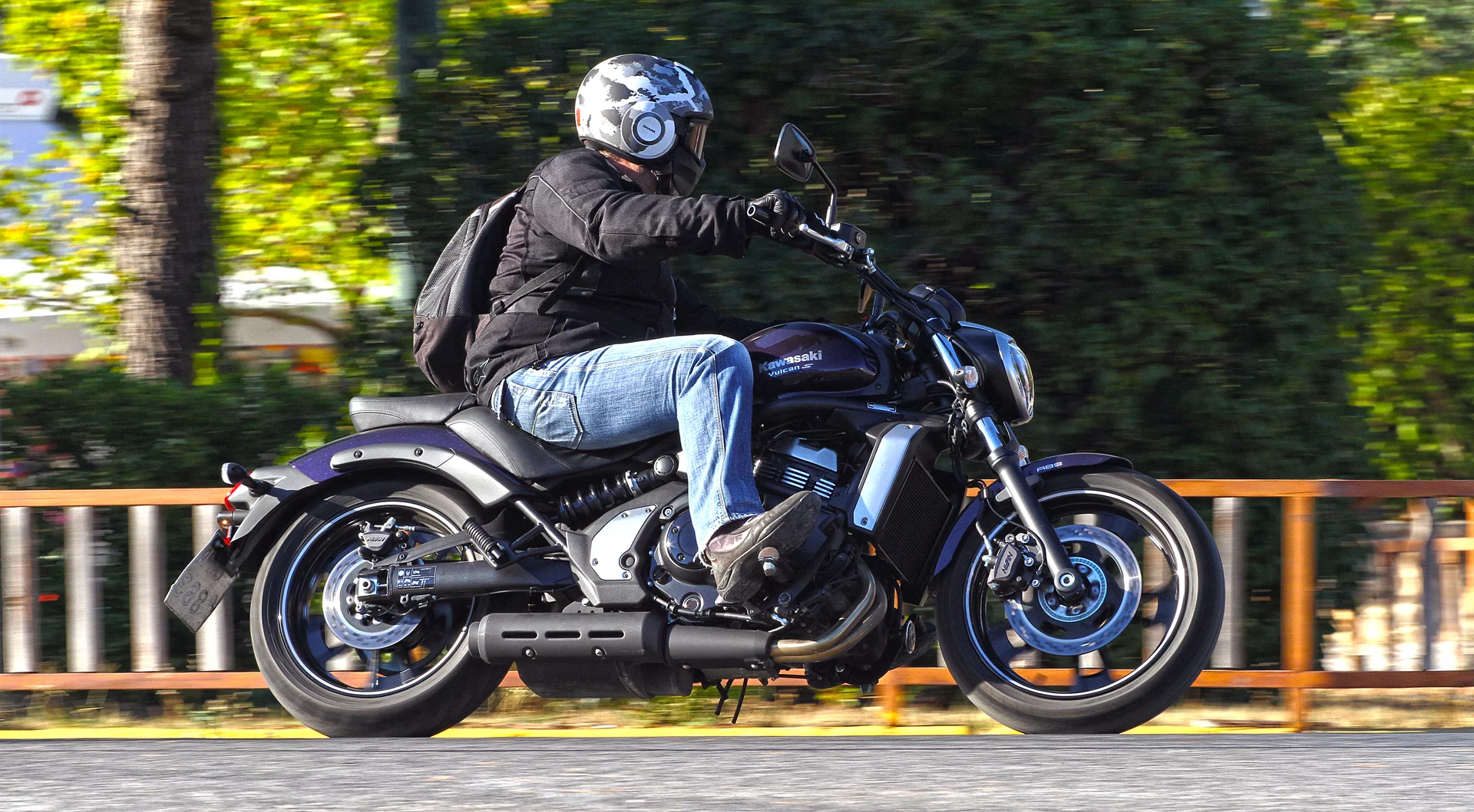 The Kawasaki Vulcan S in action