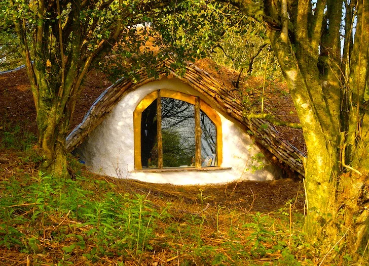 The low-impact hobbit hole by Simon Dale